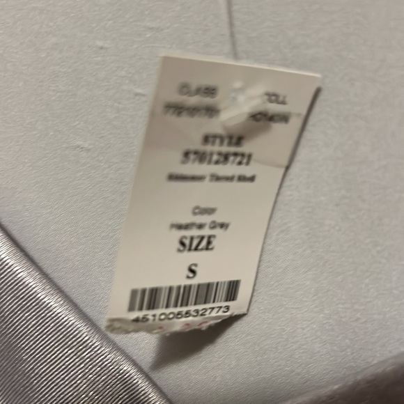 White House Black Market Shimmer Tiered Shell - Picture 4 of 4